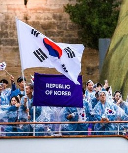 Сборную Южной Кореи на открытии ОИ в Париже перепутали с КНДР