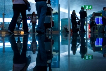Около 2,5 тысячи туристов из РФ не вылетели из ОАЭ из-за переноса рейсов