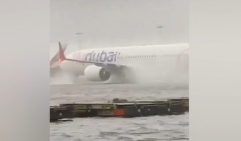 Аэропорт Дубая прекратил приём рейсов из-за мощных ливней и шторма