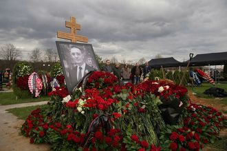 Военкора «Известий» Семёна Ерёмина похоронили на Троекуровское кладбище