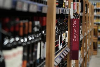 В Госдуме предложили запретить продажу алкоголя в майские праздники