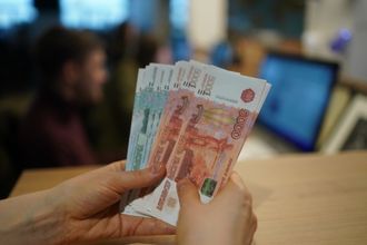 Зарплаты в России в реальном выражении за январь выросли на 8,5%