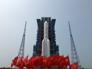 Китай запустил зонд «Чанъэ-6» для взятия грунта с обратной стороны Луны