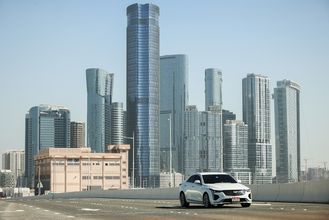 Застрявшим в Абу-Даби туристам продлят проживание в отелях за счет властей