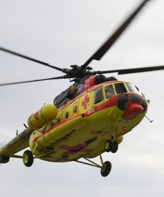 Борт скорой помощи забрал двух человек после жесткой посадки Ан-2 в Якутии