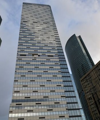 Очевидцы сообщили об эвакуации в башне «IQ-квартал» в Москва-Сити