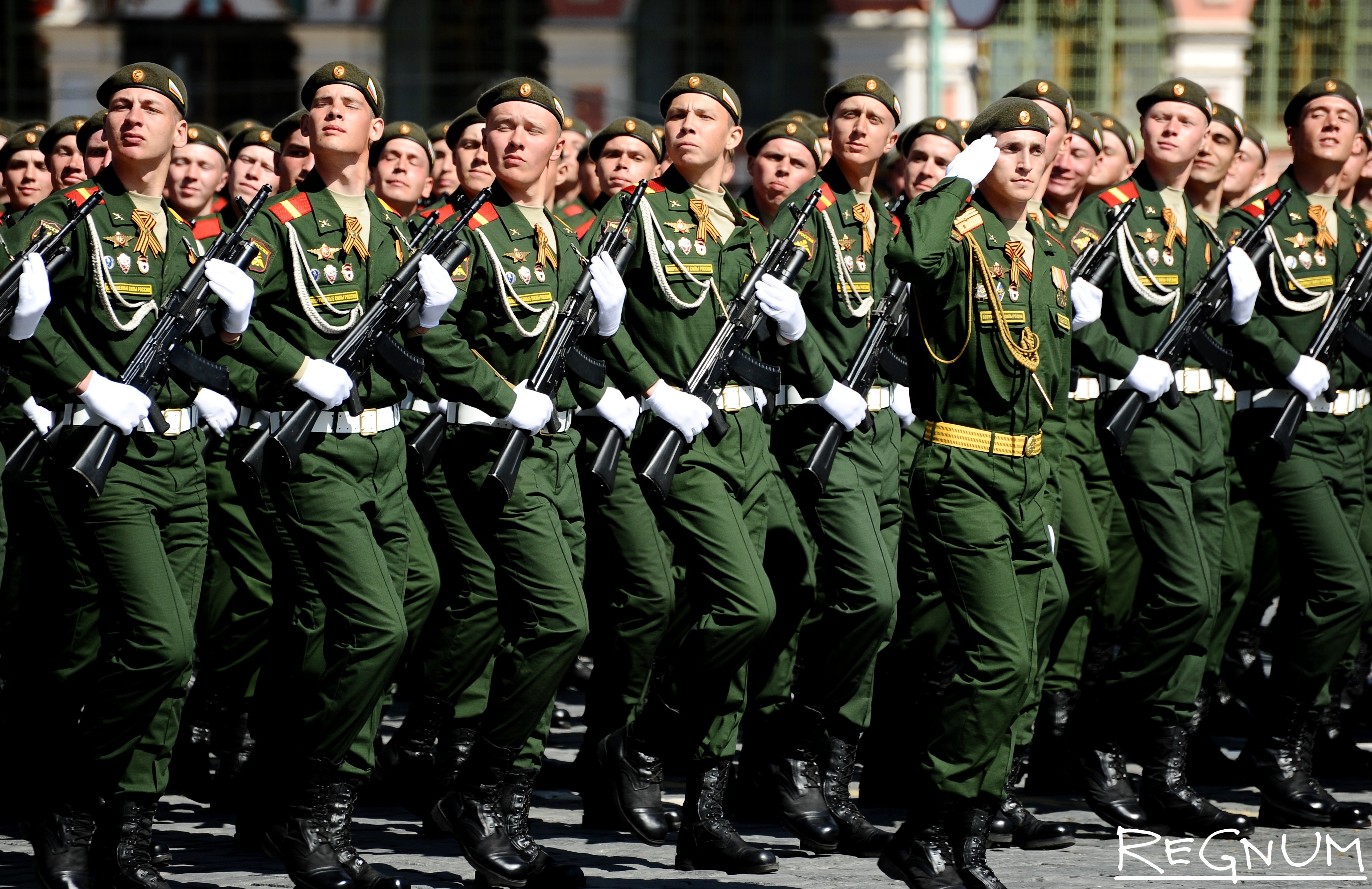 В Параде Победы в Москве впервые примут участие женщины-военнослужащие