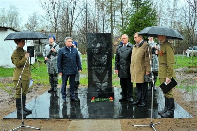 Памятник героям Великой Отечественной войны А.Тюменбаеву и Я.Пилипенко открыли в Поддорье