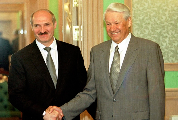 Александр Лукашенко и Борис  Ельцин, подписавшие 2 апреля 1996 года договор об образовании Сообщества России и Белоруссии