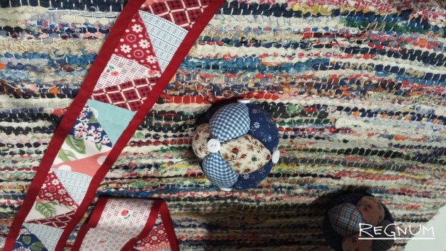 Лоскутный пояс и мячик (Выставка лоскутных одеял и текстильных кукол дизайнера Эльвиры Губайдуллиной)