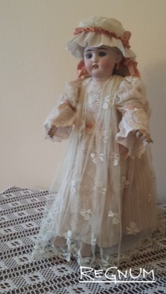 Антикварная кукла из экспозиции Крапивенского краеведческого музея