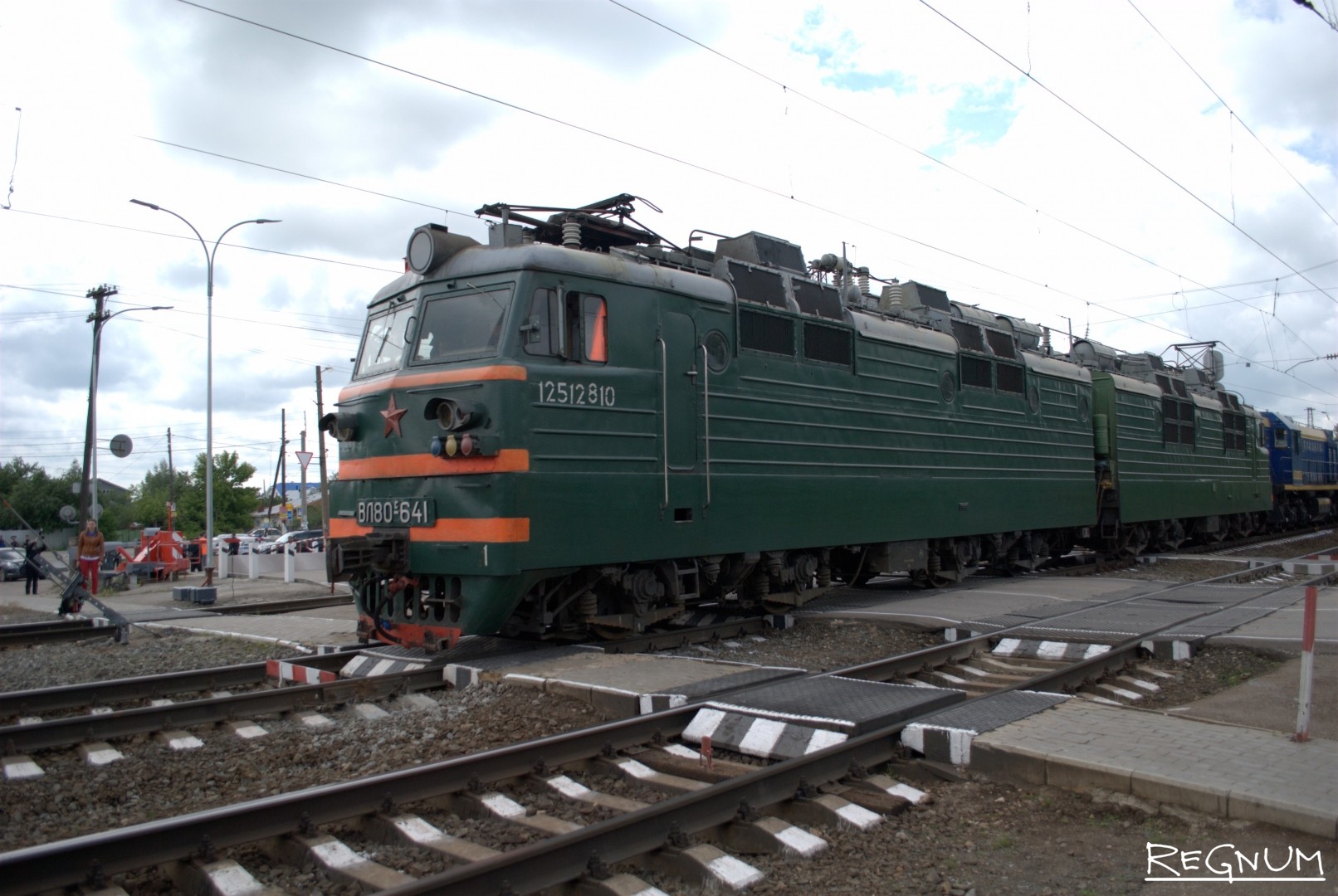 Тверская область: у товарного поезда на ходу расцепились вагоны