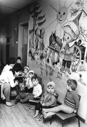 «Песочный человечек» на стене в детском саду. ГДР. 1986