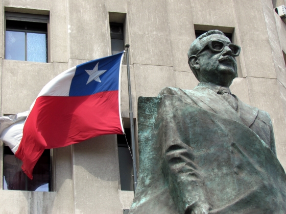 Памятник Сальвадору Альенде в Сантьяго, Чили 