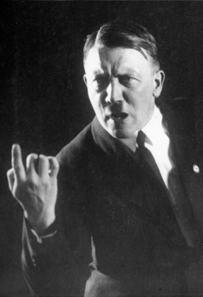 Глава нацистов Адольф Гитлер 