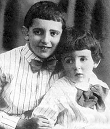 Александр Галич (Гинзбург) с младшим братом Валерием, 1928 год