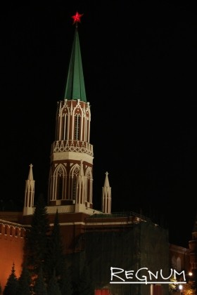 Никольская башня. Кремль  