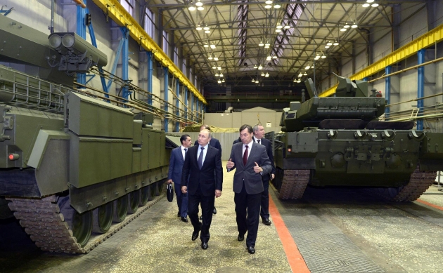 Владимир Путин на оборонном заводе
