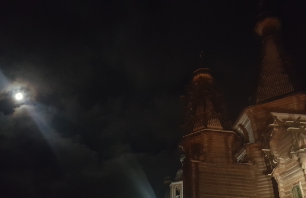 Зимняя сказка ночной Нёноксы. Троицкая церковь 1729 года