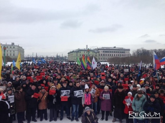 Фото с митинга памяти Бориса Немцова в Санкт-Петербурге