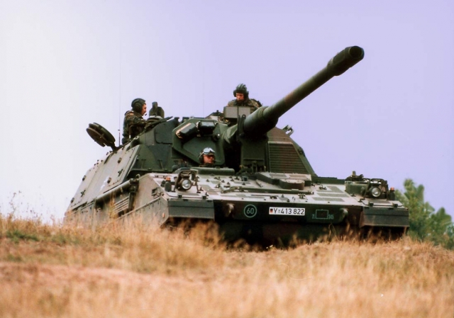 САУ Panzerhaubitze 2000 германского производства