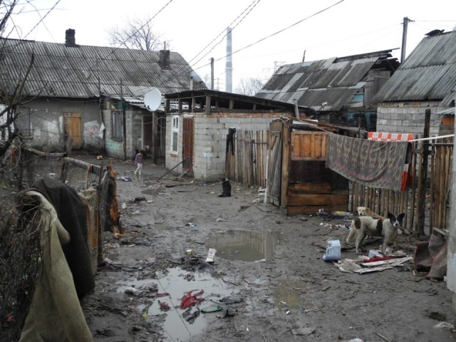 Видеошок: роскошь цыганских особняков на Закарпатье | Сегодня