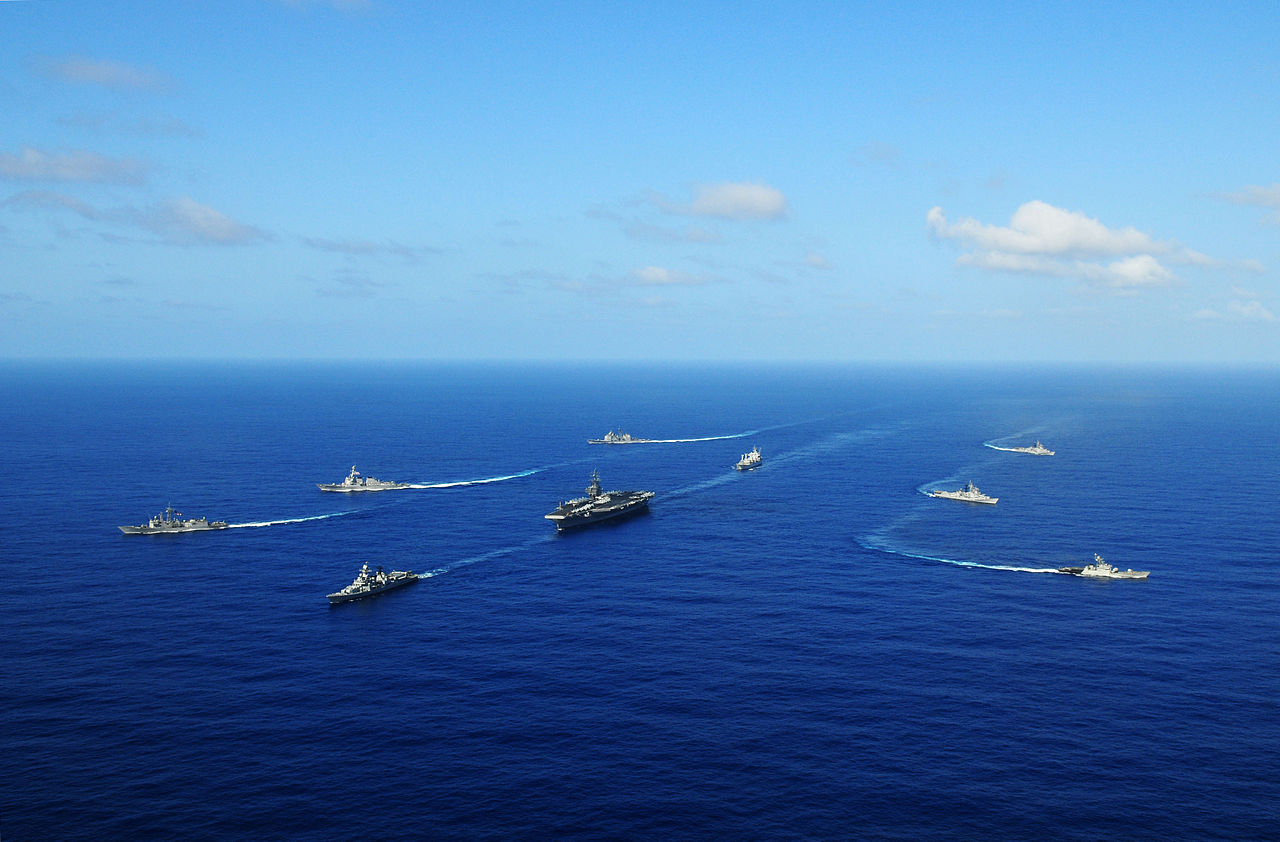 Военные корабли на море