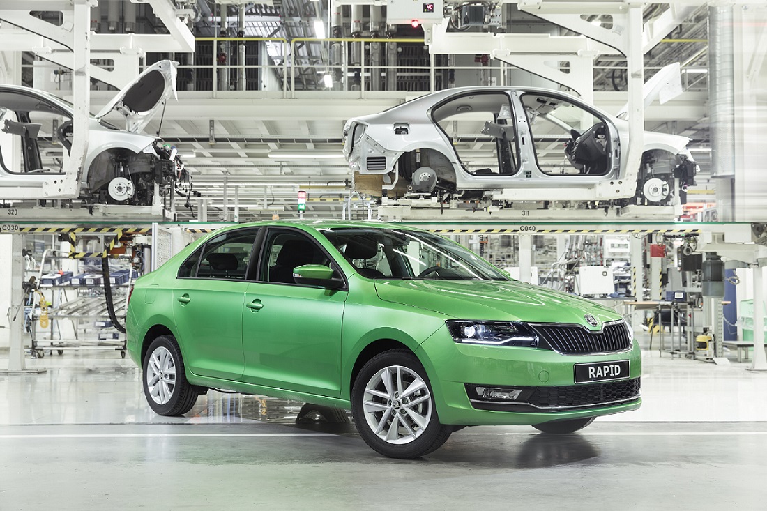 Фары, мультимедиа, комплектации: старт обновленного Skoda Rapid