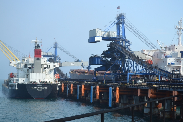 Угольный терминал АО «Дальтрансуголь» СУЭК в  СПВ Ванино — один из трех специализированных портовых комплексов ДФО