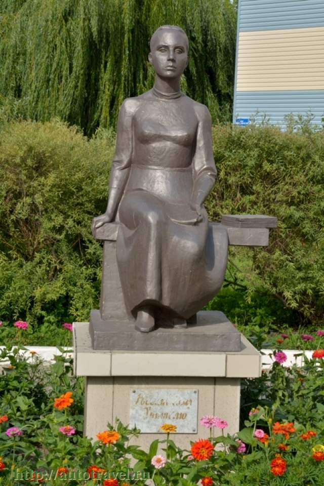 Памятник российскому учителю в Орле 