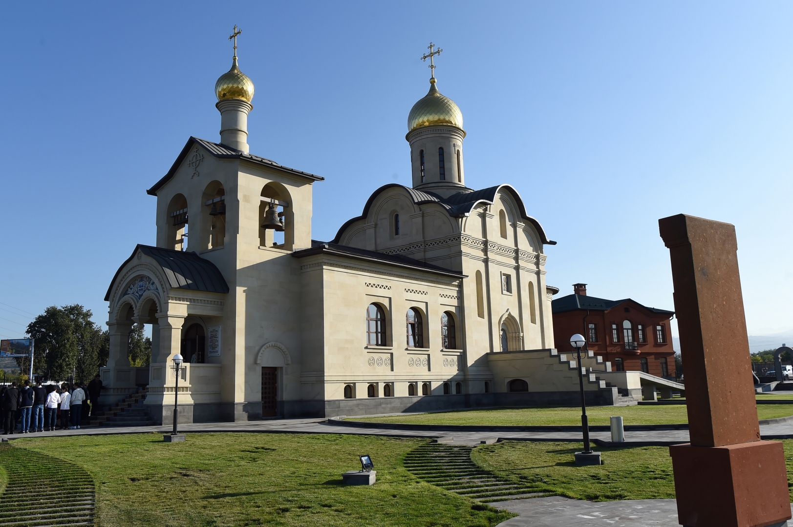 В Ереване освящен православный Крестовоздвиженский храм — фоторепортаж