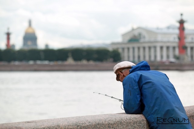 Рыбак на Неве в Петербурге 