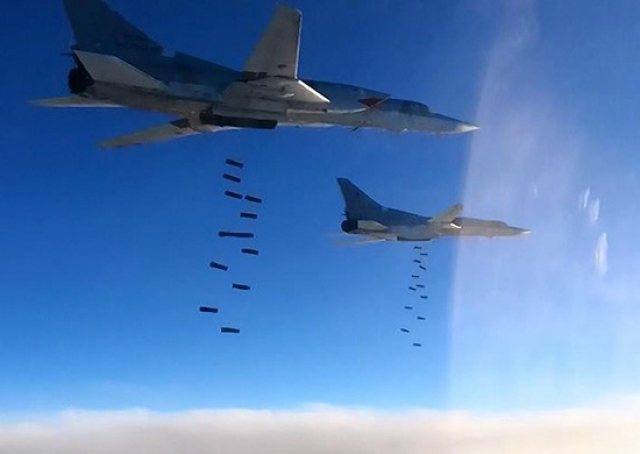 Самолёты Ту-22М3 осуществляют бомбардировку