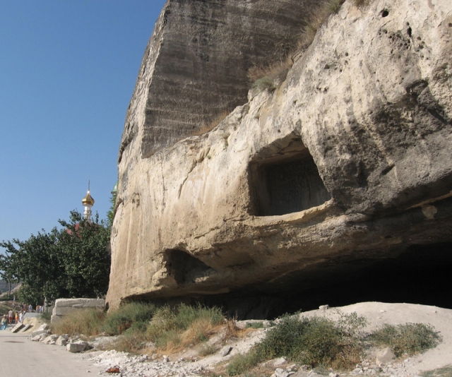 Пещеры Инкерманского монастыря