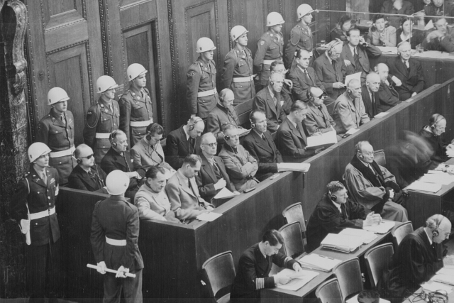 Скамья подсудимых Нюрнбергского трибунала, 1945 г