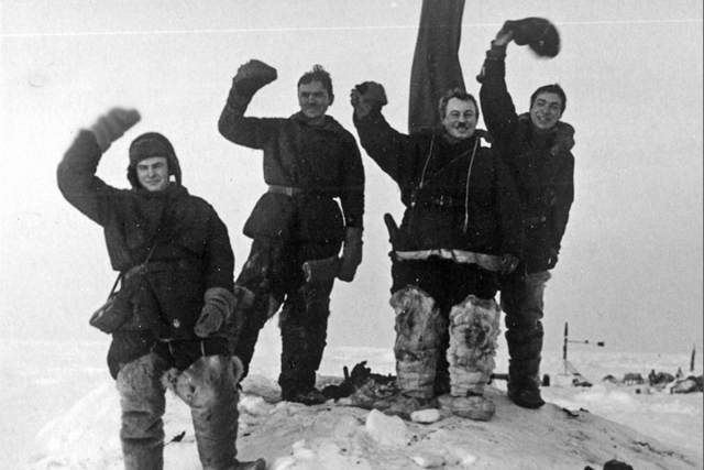 Папанинцы на дрейфующей станции «Северный Полюс-1». 1937