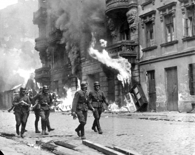 В варшавском гетто. 1943
