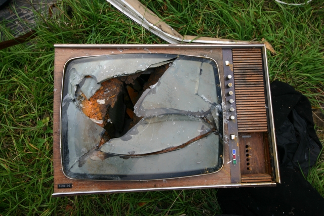 Разбитый телевизор 