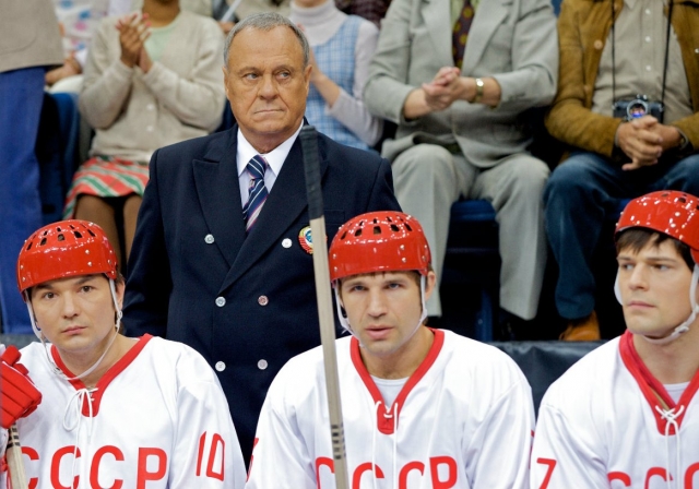 Тренер и игроки сборной СССР по хоккею