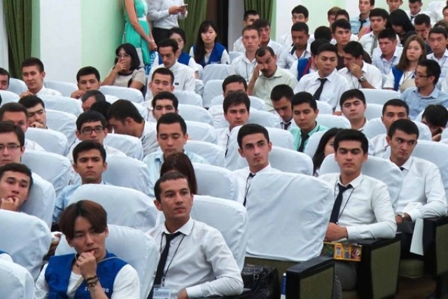 Студенты, Узбекистан 