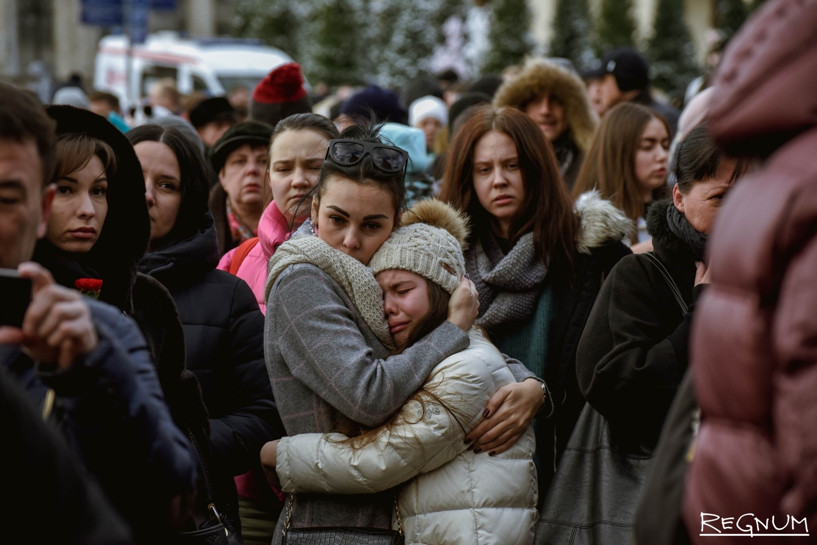 Две акции — одна скорбь: Москва почтила память жертв ТЦ «Зимняя вишня»