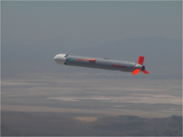 Крылатая ракета Tomahawk в полёте