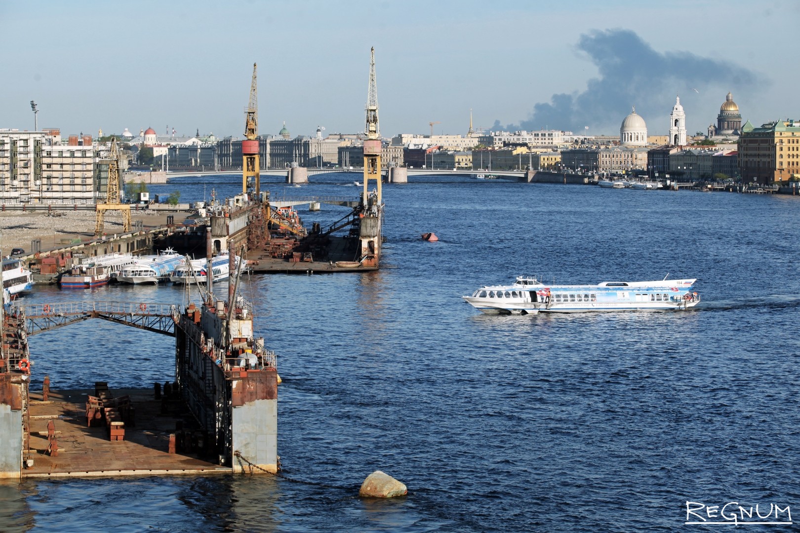 В Петербурге открыли мост Бетанкура над Малой Невой