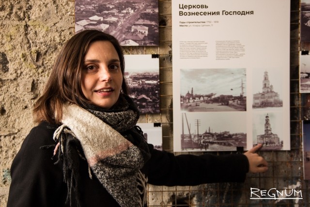 На нижнем этаже — выставка «Существующие и исчезнувшие башни Екатеринбурга и Свердловска». Представлены башни и фотографии города, сделанные с этих башен