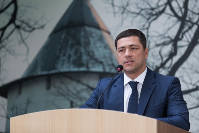 Михаил Ведерников