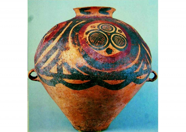 Рис. 32. Расписная полихромная керамика, типичная для культуры Яншао