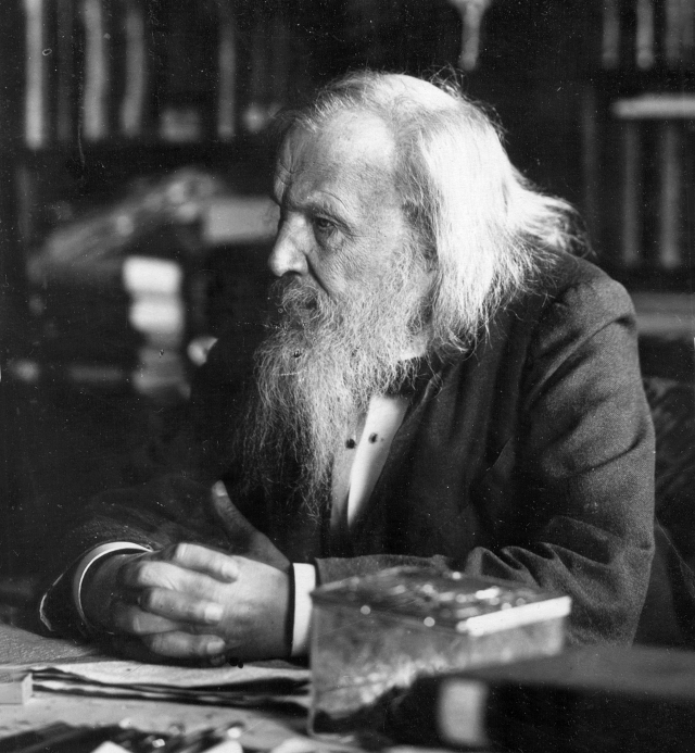 Д. И. Менделеев в своём кабинете  ((1897)