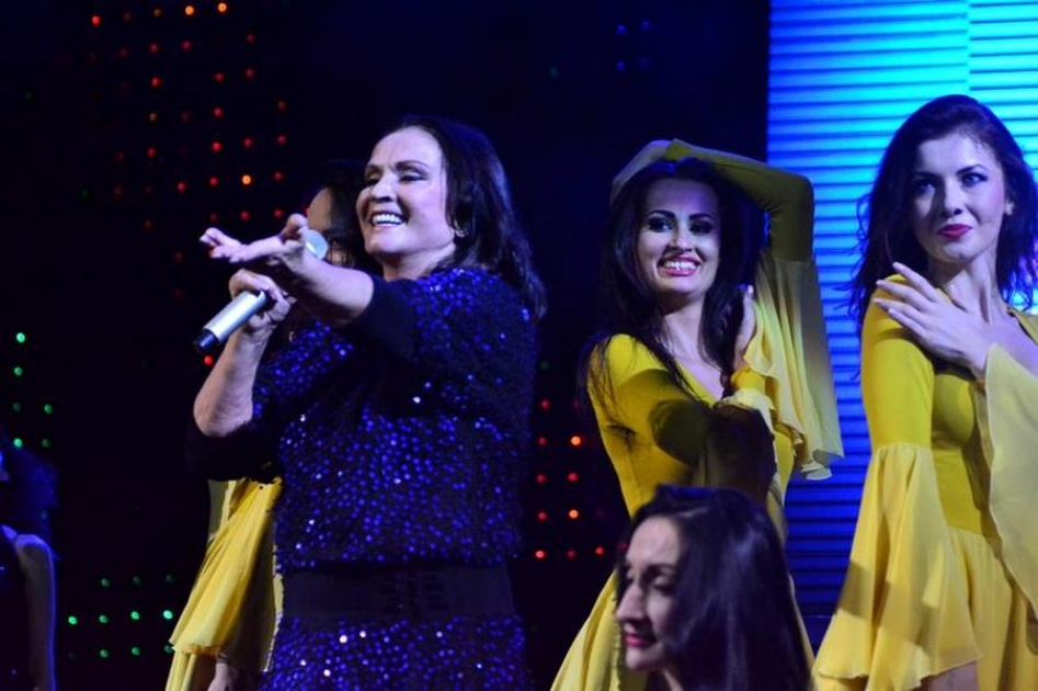 Песни ротару концерт. Ротару песня года. Песни ротару концерт. Песни ротару концерт. Песни ротару концерт.