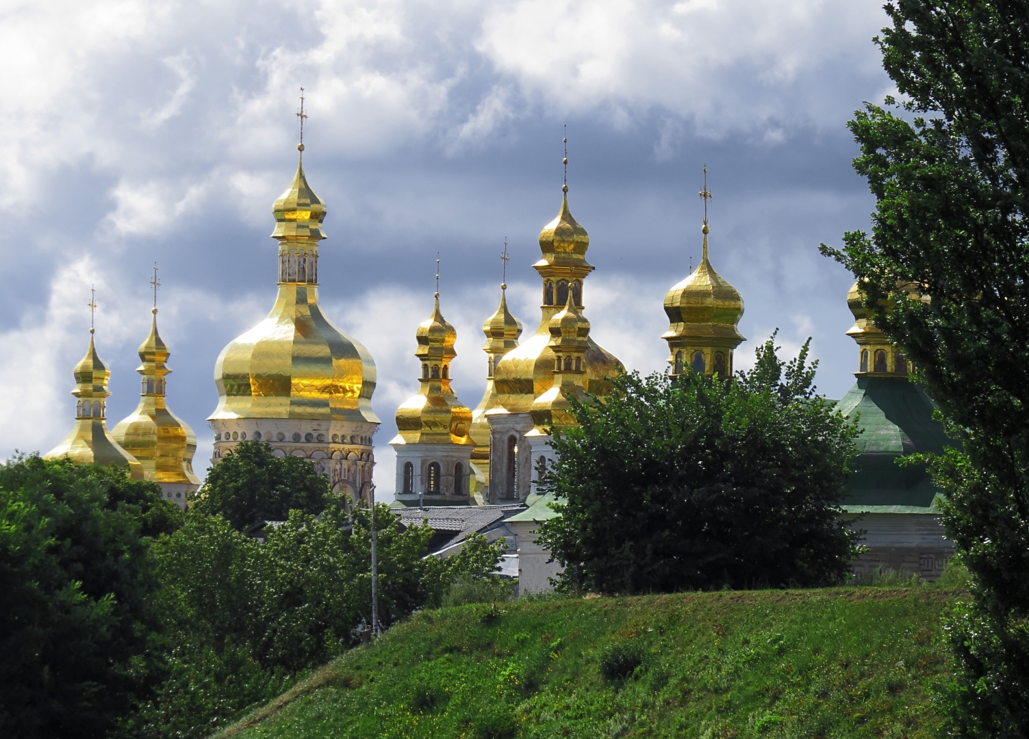 Киевский храм с могилой основателя Москвы может отойти Константинополю