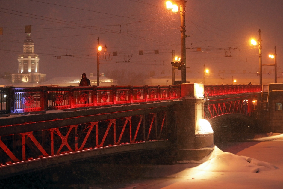 Подсветка дворцового моста китайский новый год